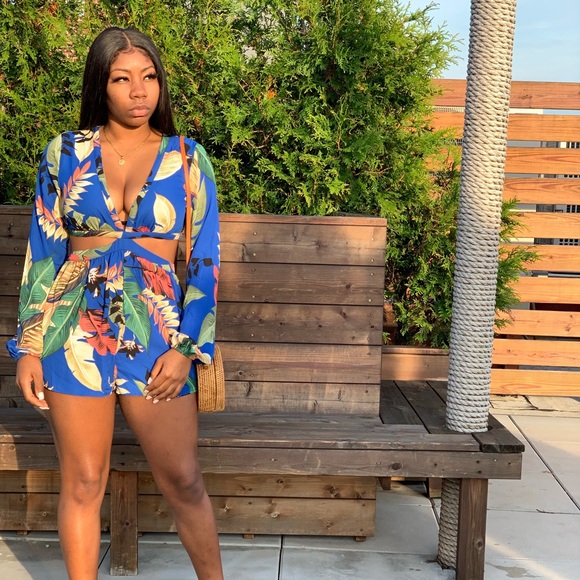 NWT Floral Romper - Picture 4 of 4